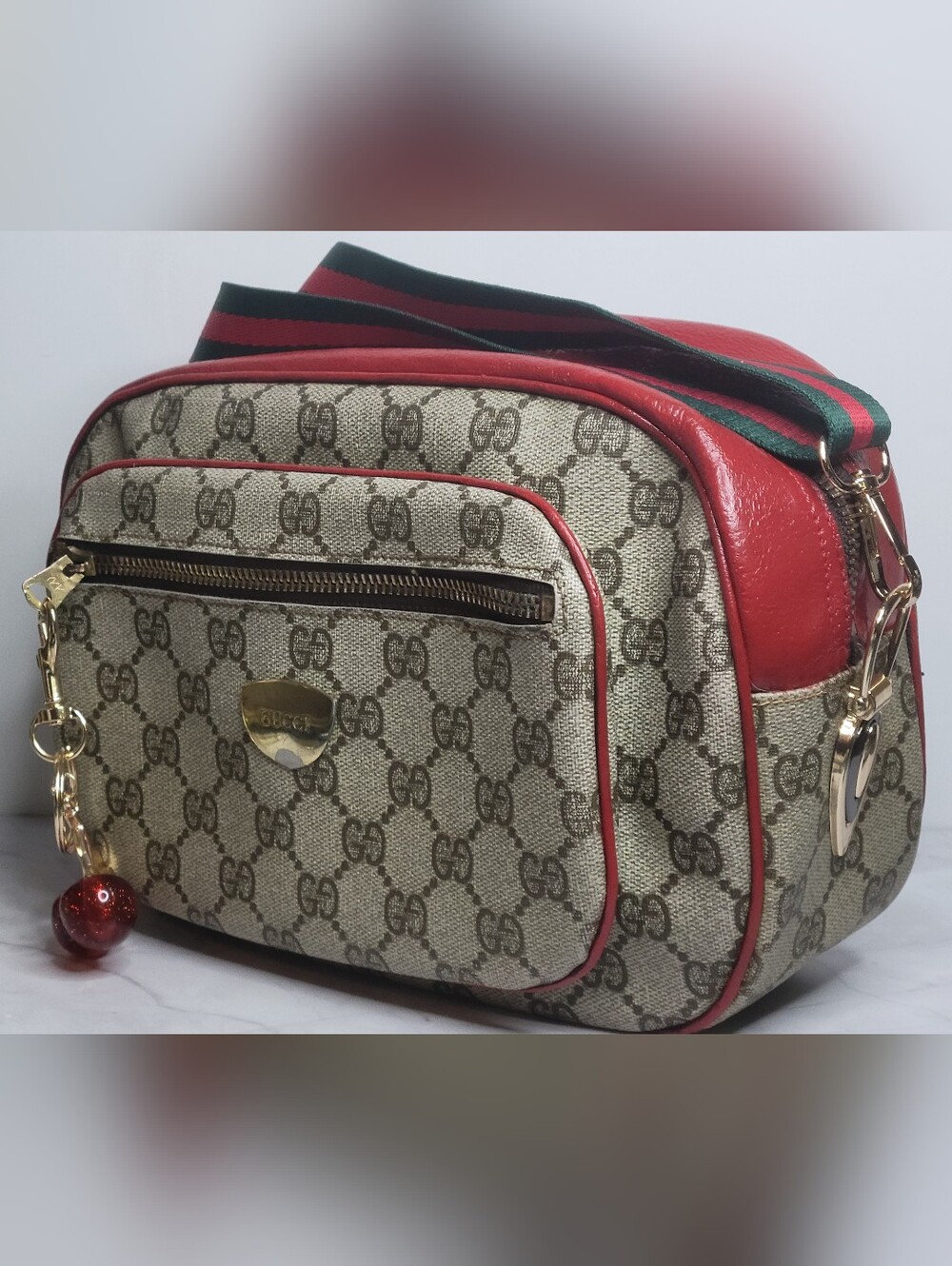 GUARANTEED AUTHENTIC/VINTAGE 1970s GUCCI, CROSSBODY 10" X 7" X 3" - Picture 5 of 13